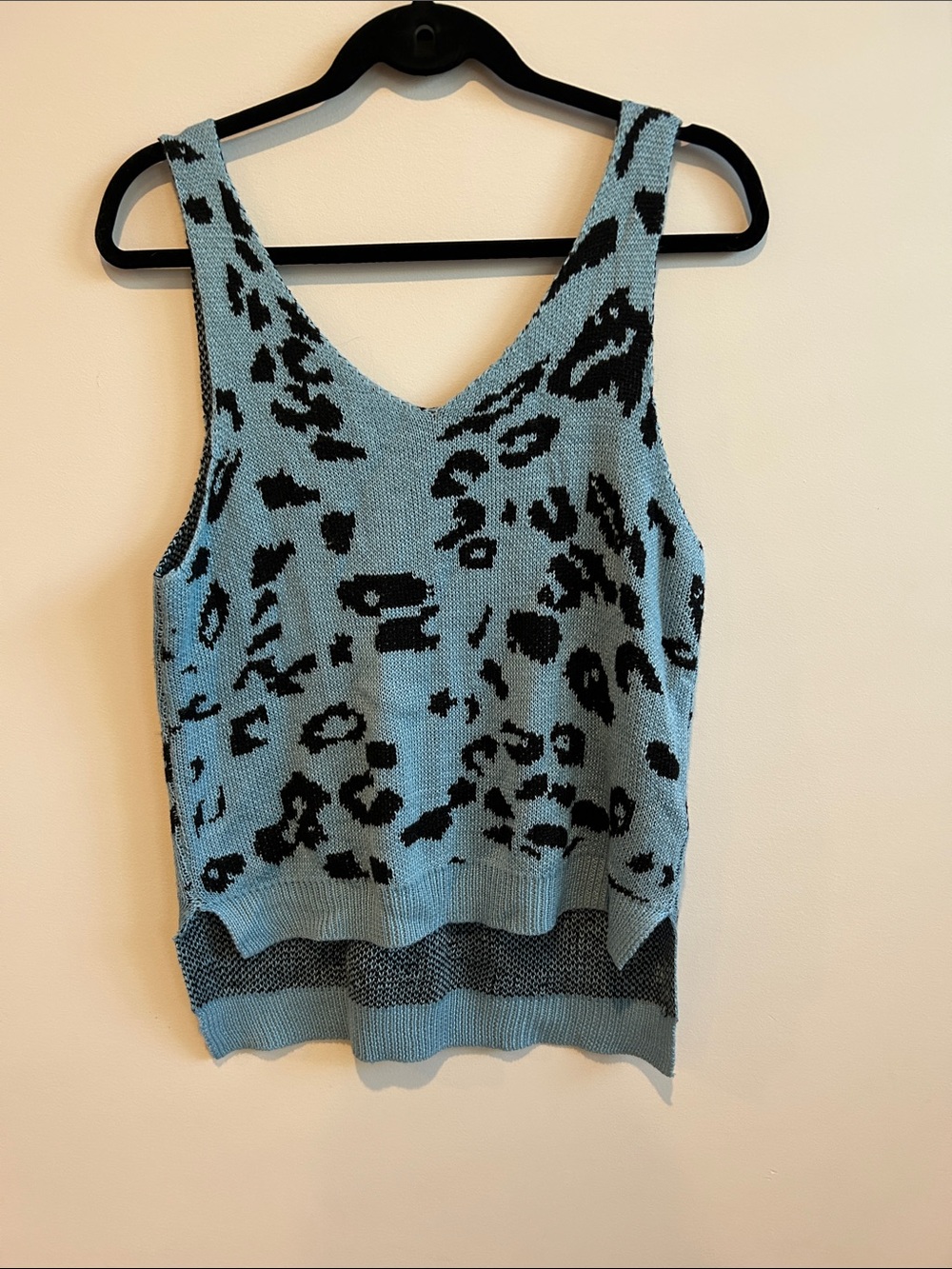 Amazon Essentials Blue and Black Leopard Print Sleeveless Knit Tank Top